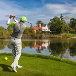 Palac Brzezno & Golf Panzió Oborniki Śląskie