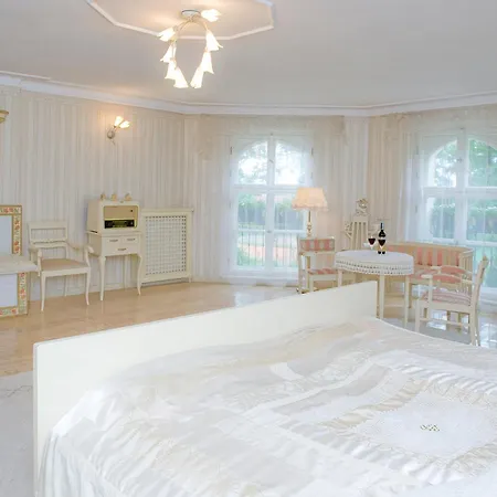 Bed & Breakfast Palac Brzezno & Golf