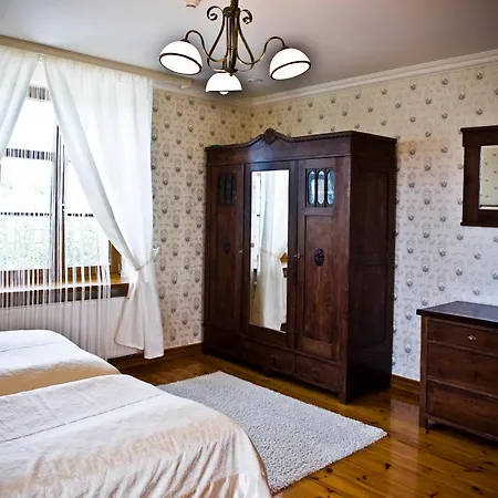 Palac Brzezno & Golf Couette-café Oborniki Śląskie