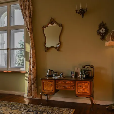 Palac Brzezno & Golf Bed & Breakfast