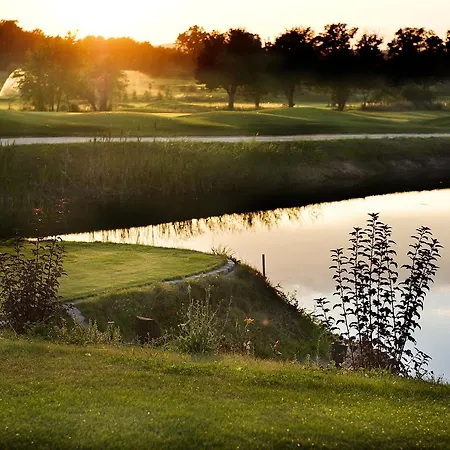 Bed & Breakfast Palac Brzezno & Golf