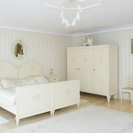 Palac Brzezno & Golf Bed & Breakfast