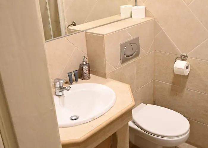 Alojamento de Acomodação e Pequeno-almoço Palac Brzezno & Golf Oborniki Śląskie