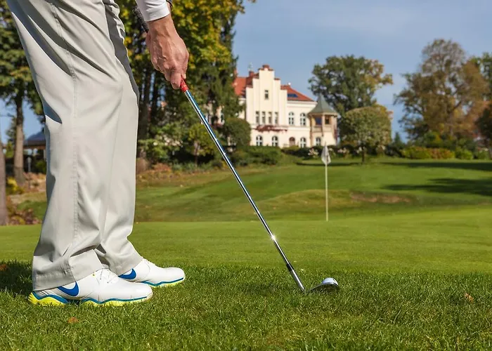 Palac Brzezno & Golf Bed & Breakfast Oborniki Slaskie