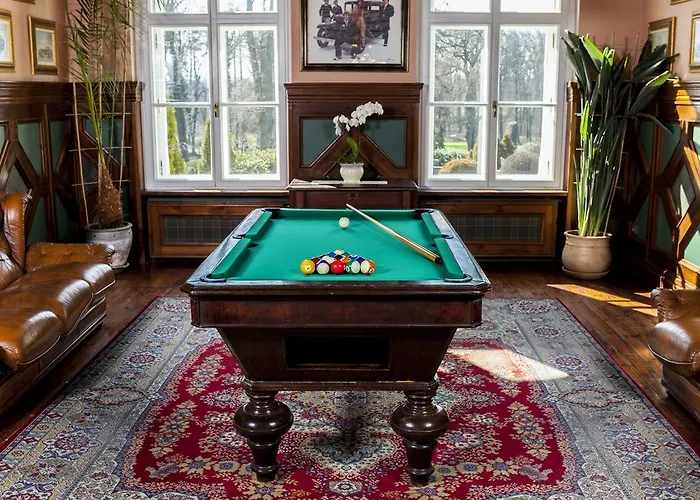 Palac Brzezno & Golf Bed & Breakfast Oborniki Slaskie