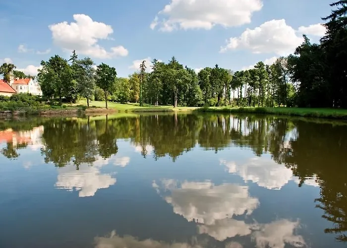 Bed & Breakfast Palac Brzezno & Golf Oborniki Slaskie